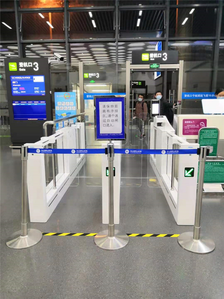 自助登机口通道.jpg